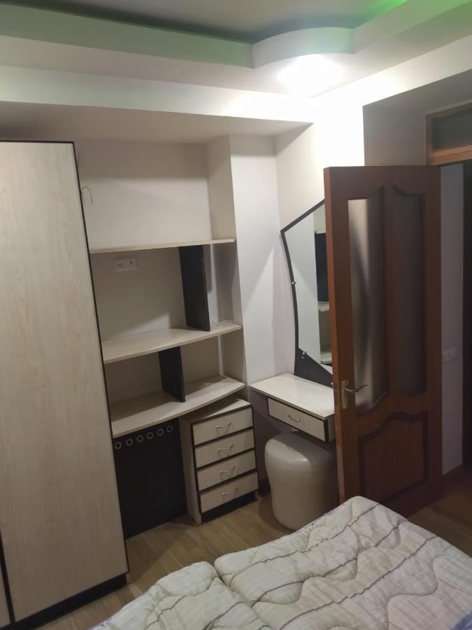Abovyan 36 Apt & Tour Ereván Exterior foto