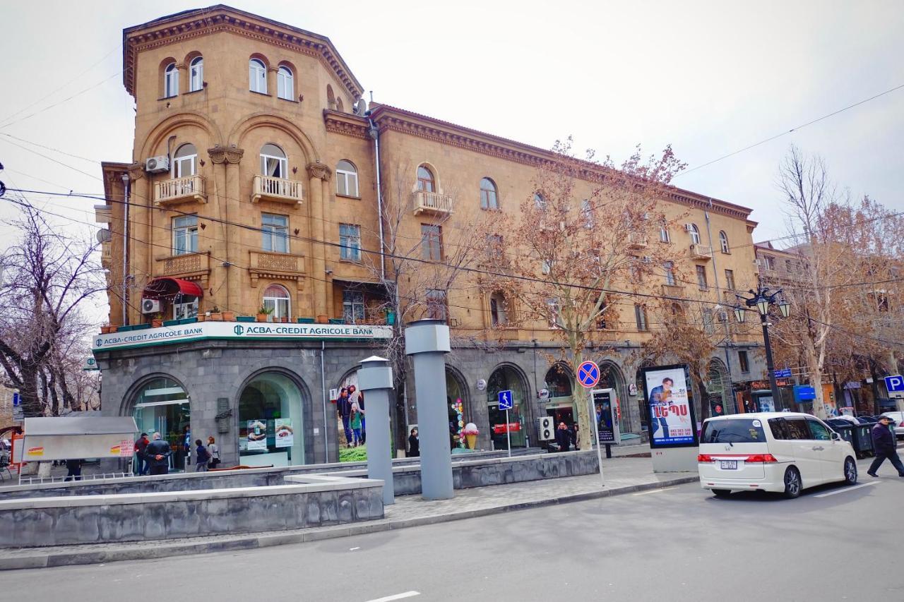 Abovyan 36 Apt & Tour Ereván Exterior foto